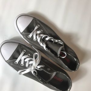 Grey converse never worn